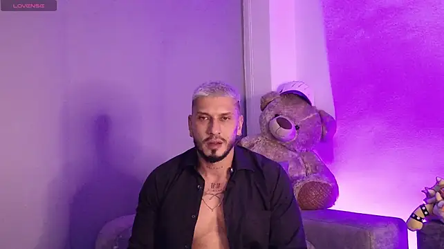 Seth_Vegaa Show in webcam