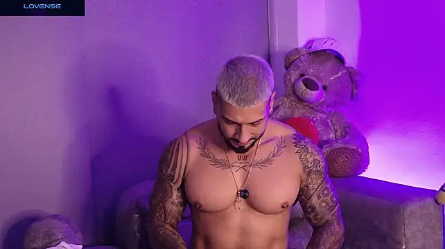 Show modela Seth_Vegaa na web-kameri