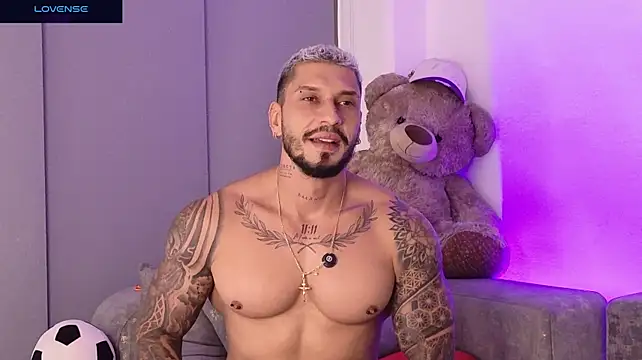 Show modela Seth_Vegaa na web-kameri