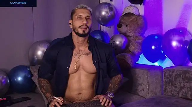 Seth_Vegaa Show in webcam