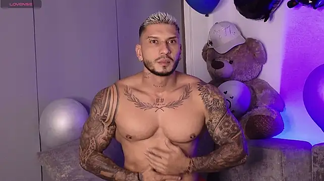 Show modela Seth_Vegaa na web-kameri