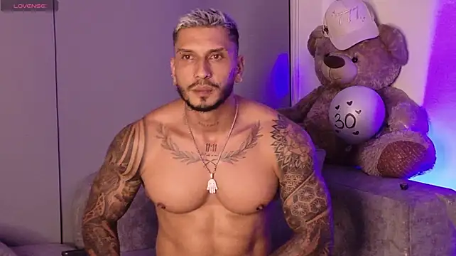 Show modela Seth_Vegaa na web-kameri