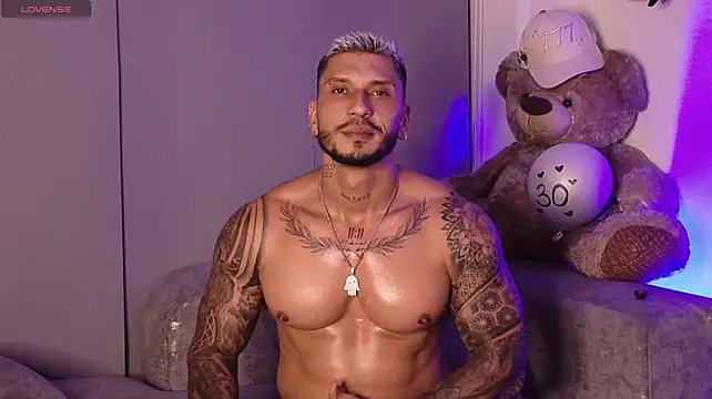 Show modela Seth_Vegaa na web-kameri