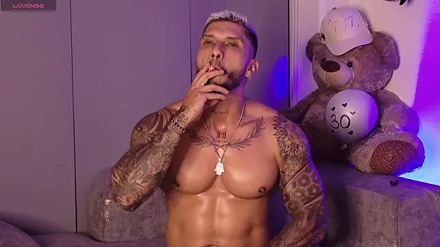 Seth_Vegaa Show in webcam