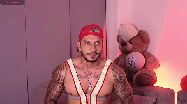 צ'אט XXX בשידור חי של Seth_Vegaa