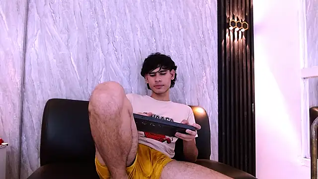 Show modela Kevin_Brooks1 na web-kameri