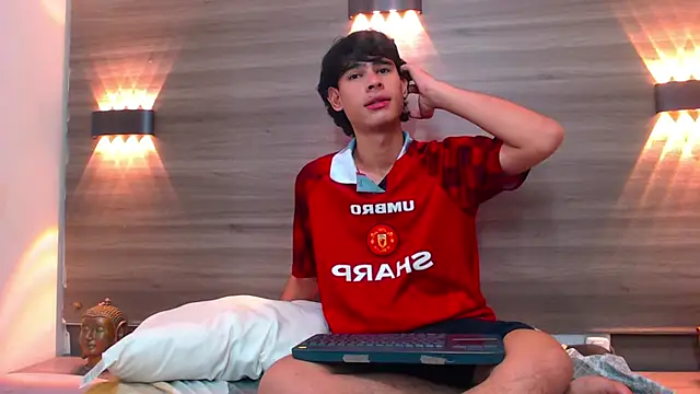 Show modela Kevin_Brooks1 na web-kameri