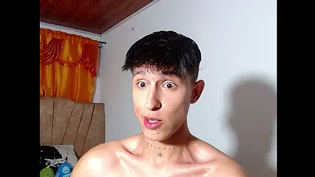 rowanbig Pertunjukan Webcam