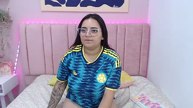 Kittymint_Brm's Live XXX Chat