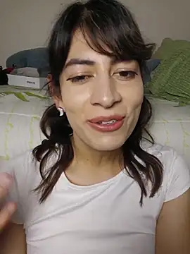 YanaSoHot's Webcam Show
