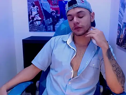 Show modela Brian_Adler na web-kameri