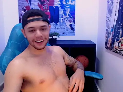 Pokazy przed kamerką – Brian_Adler