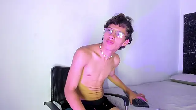 Show de Adrian_Wolf na webcam