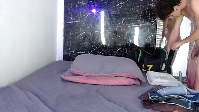 Adrian_Wolf Show Webcam