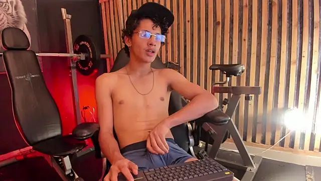 عرض كام Adrian_Wolf