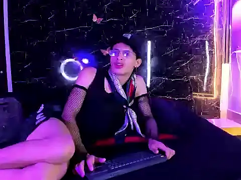 Adrian_Wolf Adlı Modelin Web Kamerası Şovu