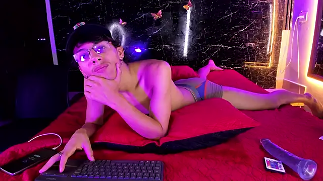 Adrian_Wolf webcam show