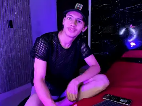 Adrian_Wolf webcam show