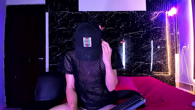 Adrian_Wolf Pertunjukan Webcam