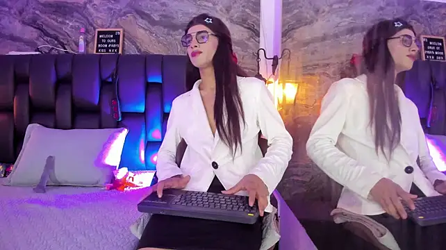 Adrian_Wolf 웹캠 쇼