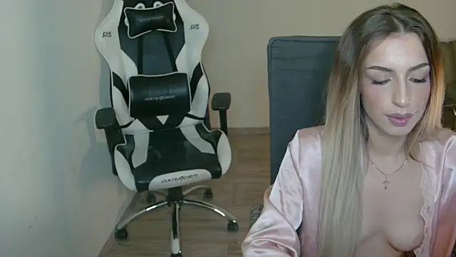 anyaamurr Show in webcam