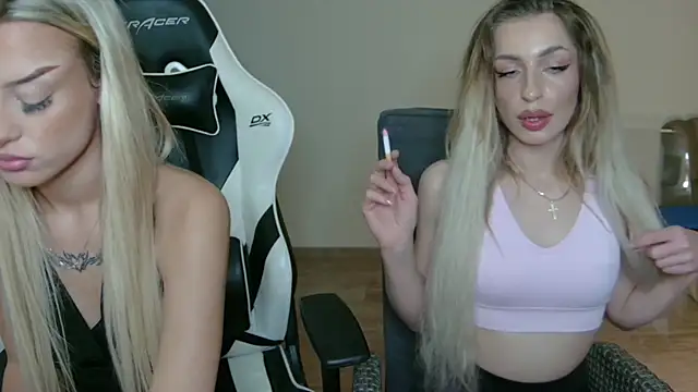 Show modela anyaamurr na web-kameri