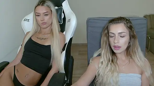 Show modela anyaamurr na web-kameri