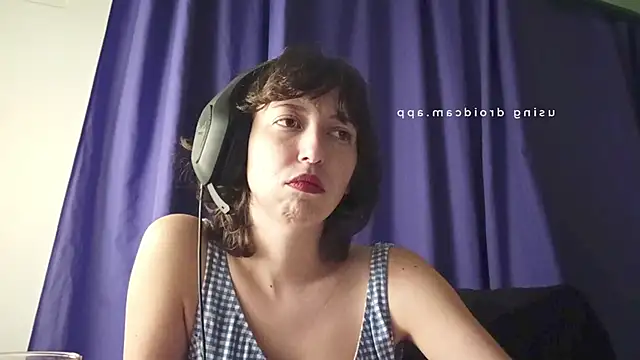 Julixta XXX чат на живо