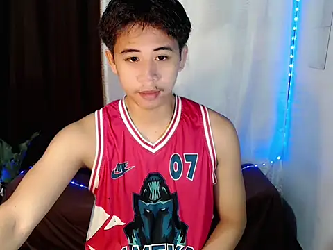 Webkamerová show nicobigcockx