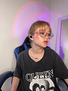 Penny_7 élő XXX-chatje