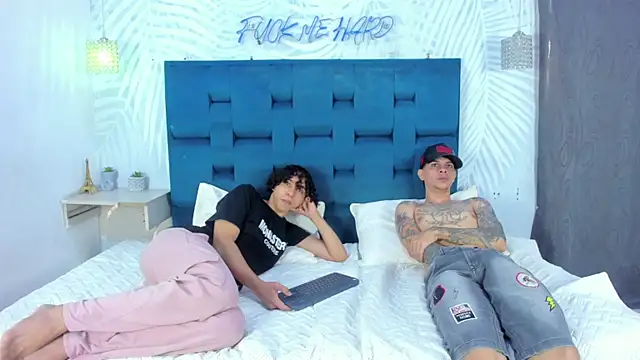 Show modela BOULGUYS na web-kameri