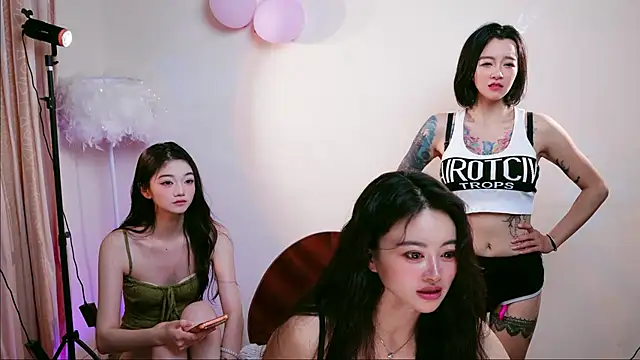 Pinnnkcat 在線直播表演