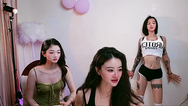 Pinnnkcat 在線直播表演