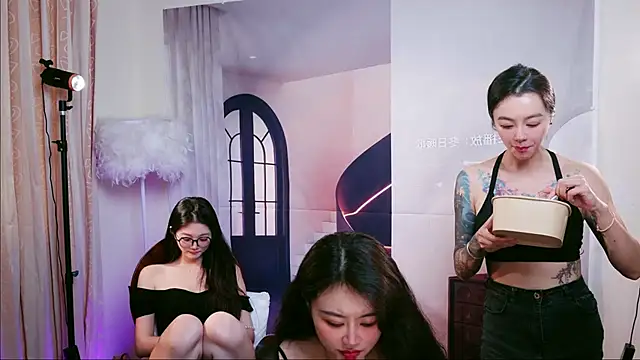 Pinnnkcat – webcam-show