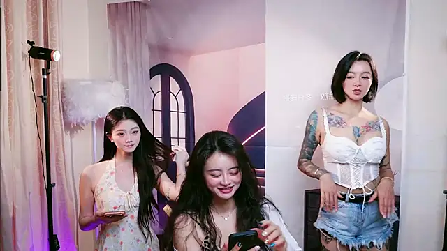 Pinnnkcat Pertunjukan Webcam