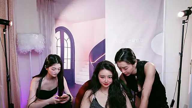 Pinnnkcat's Webcam Show