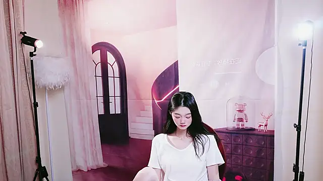 Pinnnkcat's Webcam Show