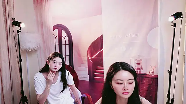 Pinnnkcat's Webcam Show