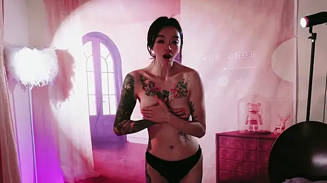 Pinnnkcat Webcam Show