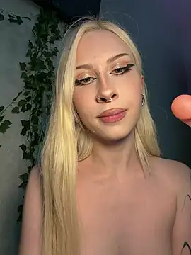 Show modela EffyElven na web-kameri