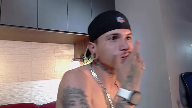 Valentino_Knox Webcam-Show