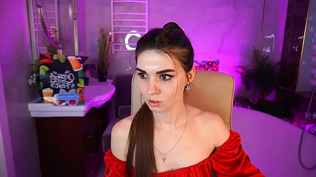 KylieJoyys Adlı Modelin Canlı XXX Sohbeti
