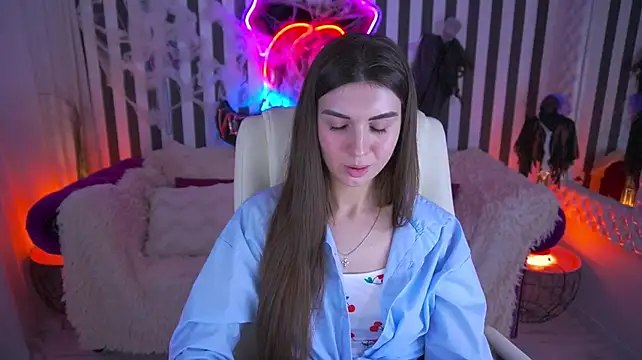 KylieJoyys Adlı Modelin Canlı XXX Sohbeti