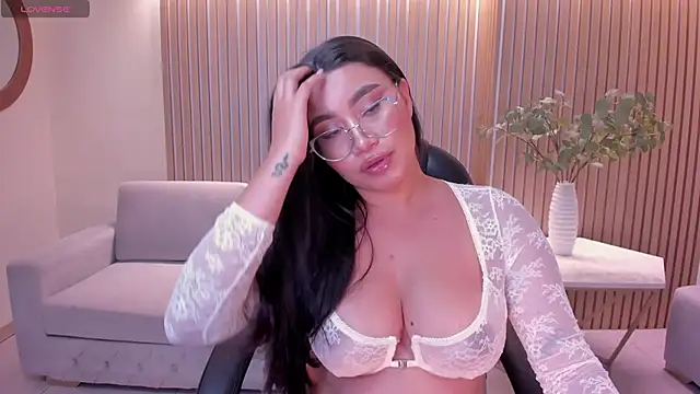 AnnieVelour Webcam Show