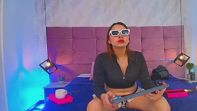 CelesteNeirafg's Webcam Show
