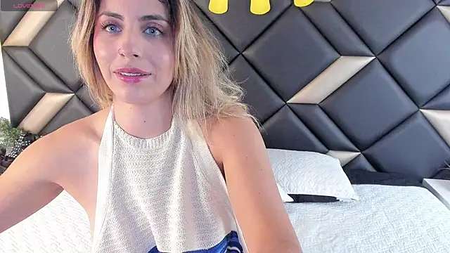 AdrianaHarlow Pertunjukan Webcam