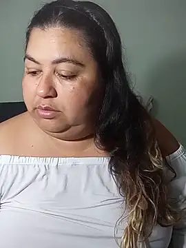 Curvy-Diva-: διαδικτυακό σόου στην κάμερα