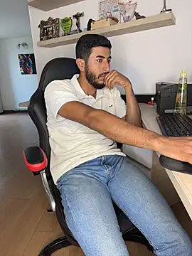 VyxenSecret: διαδικτυακό σόου στην κάμερα