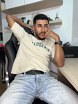 Show modela VyxenSecret na web-kameri
