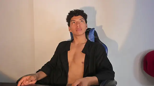Maximiliano_Young Pertunjukan Webcam